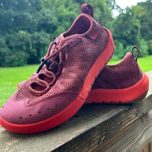 *LIKE NEW* Chaco Women’s Torrent Pro Water Shoes - Size 9.5